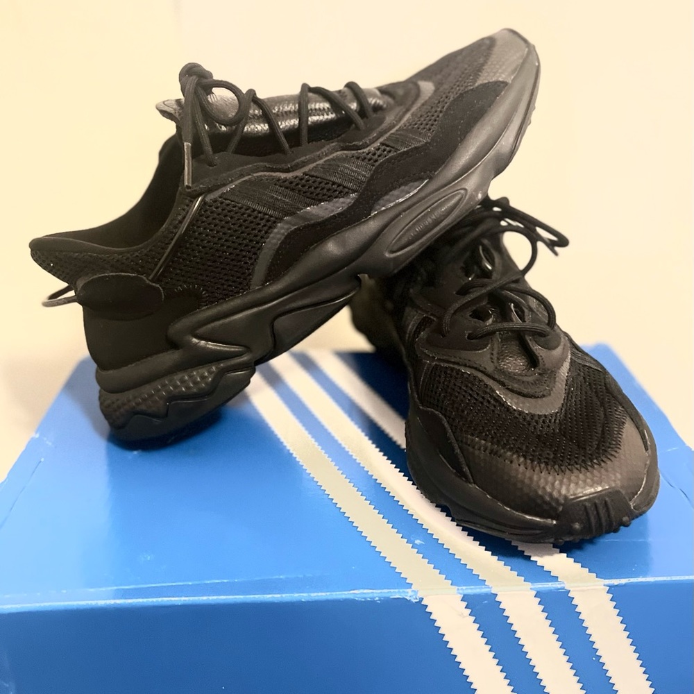 adidas Originals Ozweego sneakers in triple black - used once